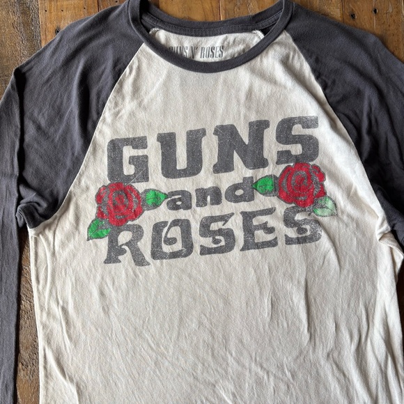 Guns N’ Roses Raglan Style T-Shirt - Picture 3 of 14
